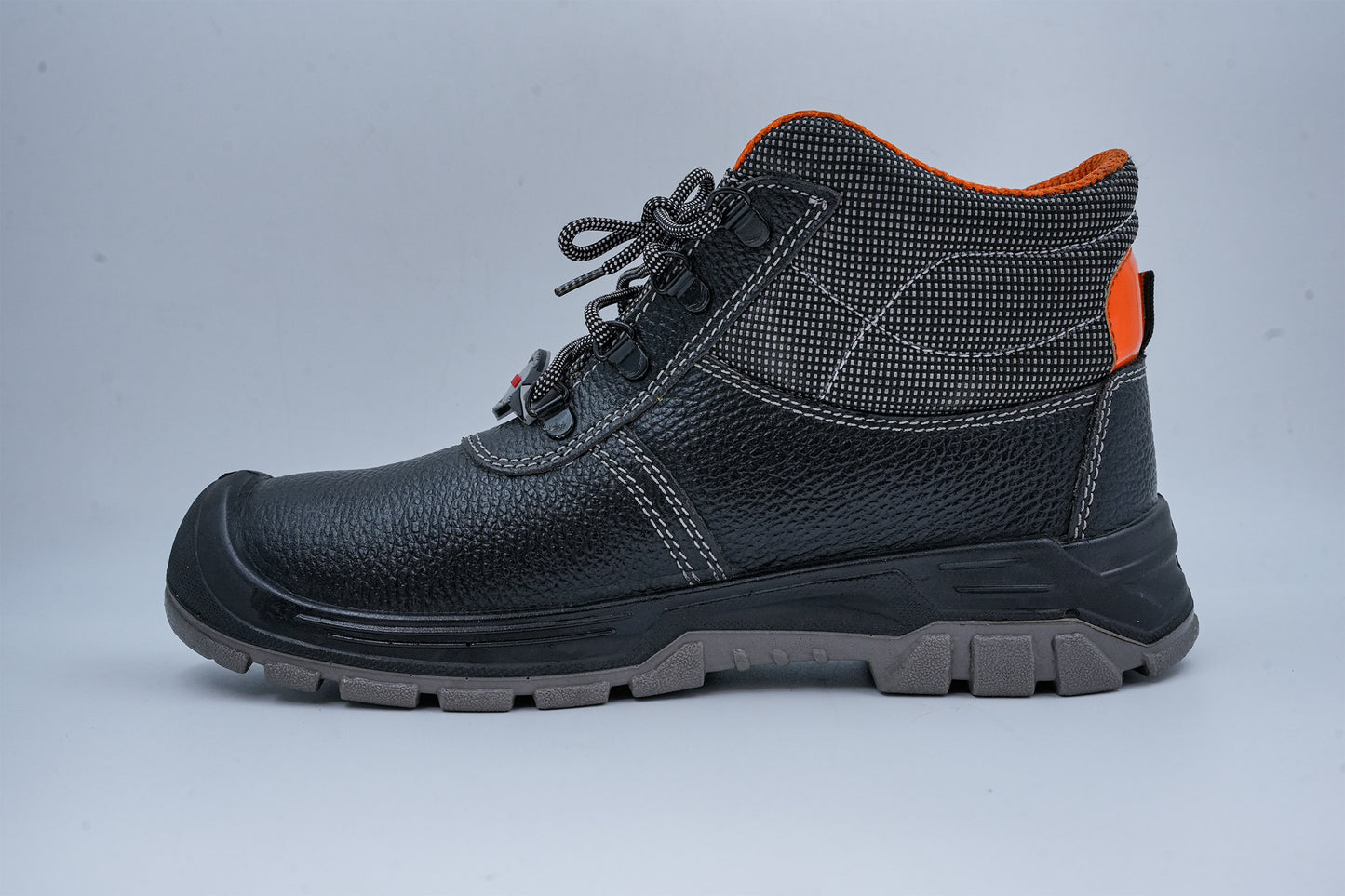 Upper – Buff barton Leather