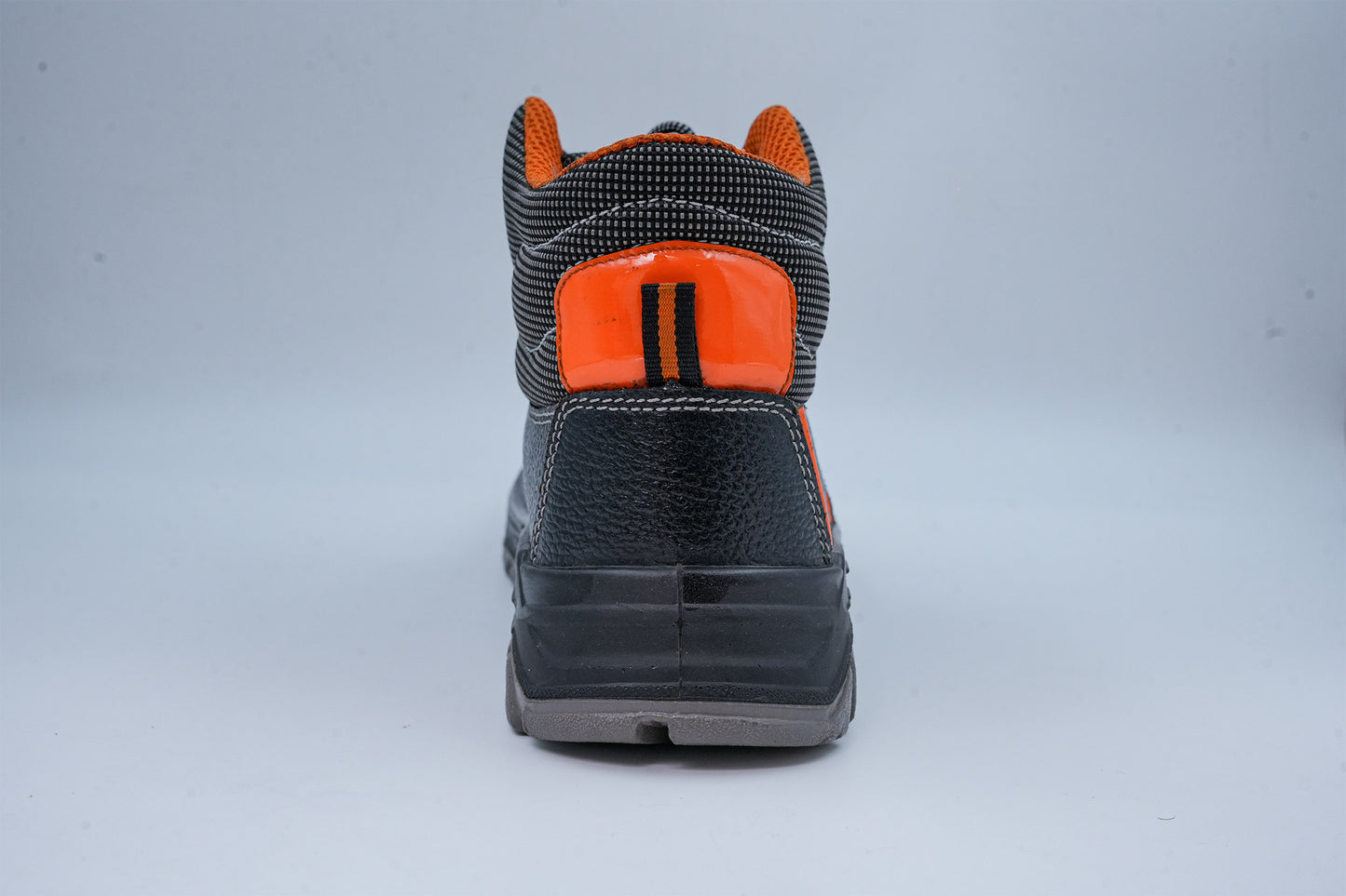 Upper – Buff barton Leather