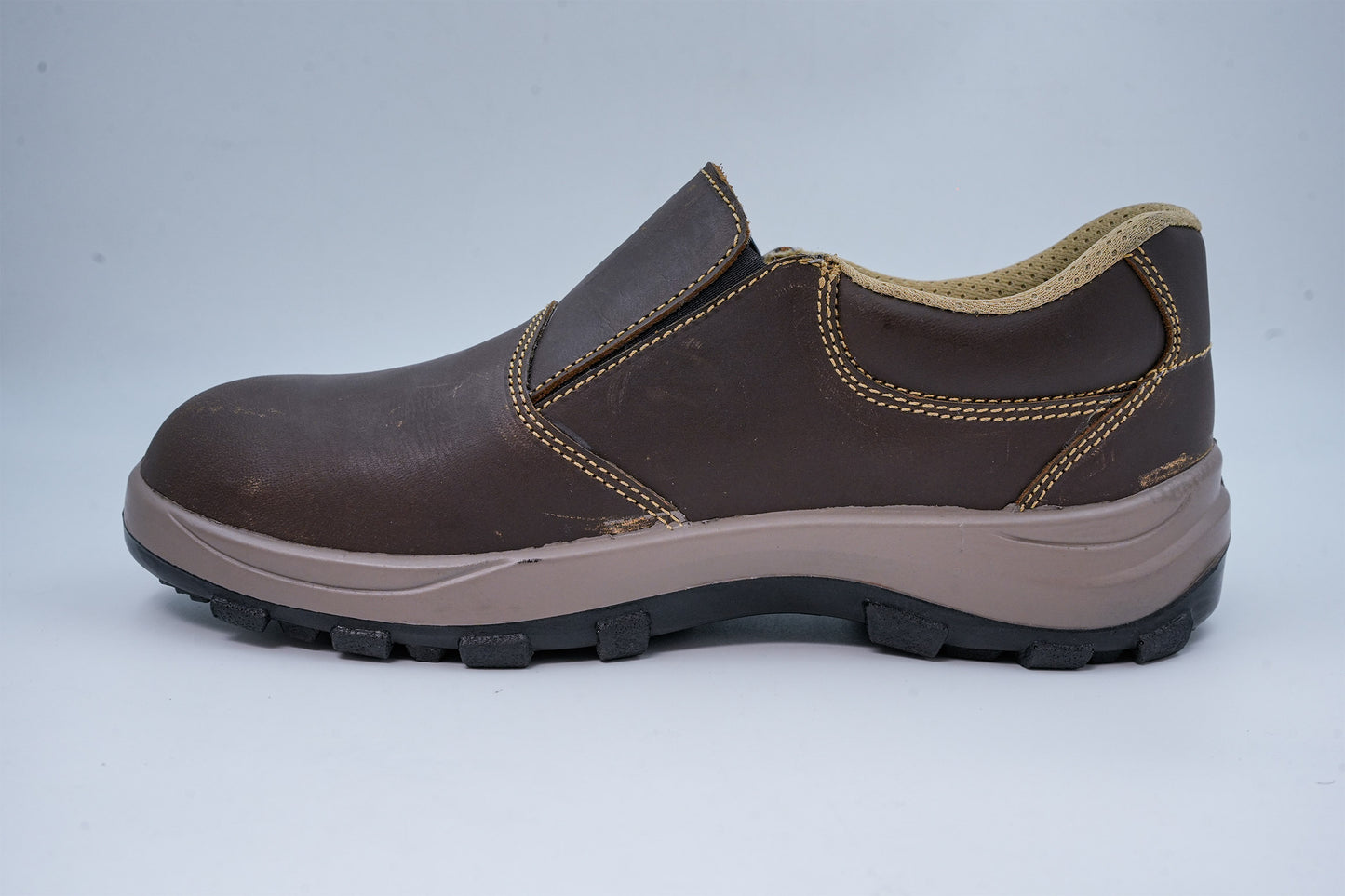 Upper – Buff Oil Pull UP Leather