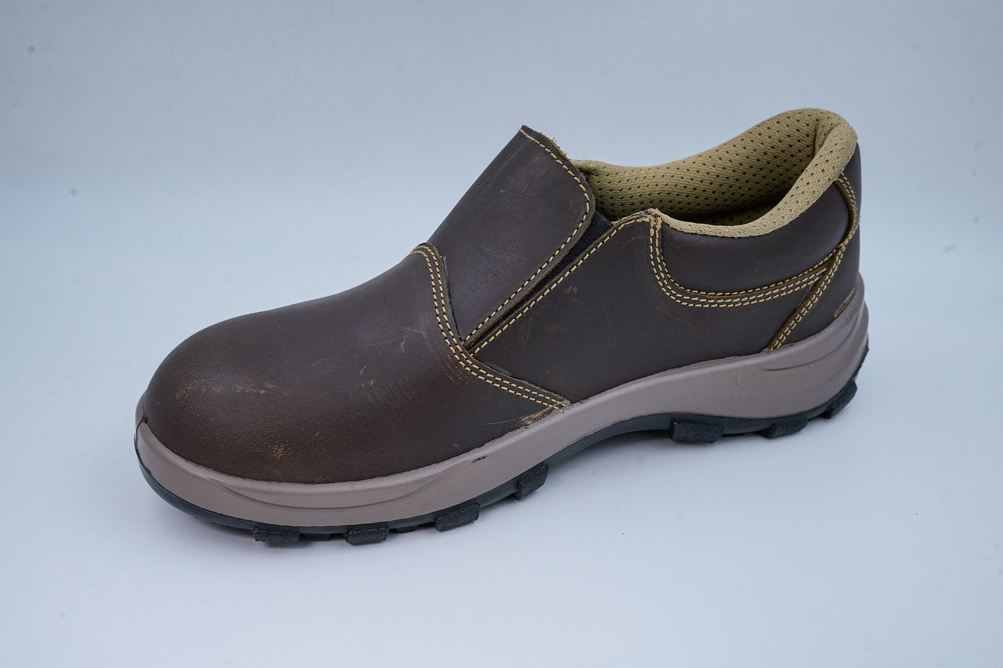 Upper – Buff Oil Pull UP Leather