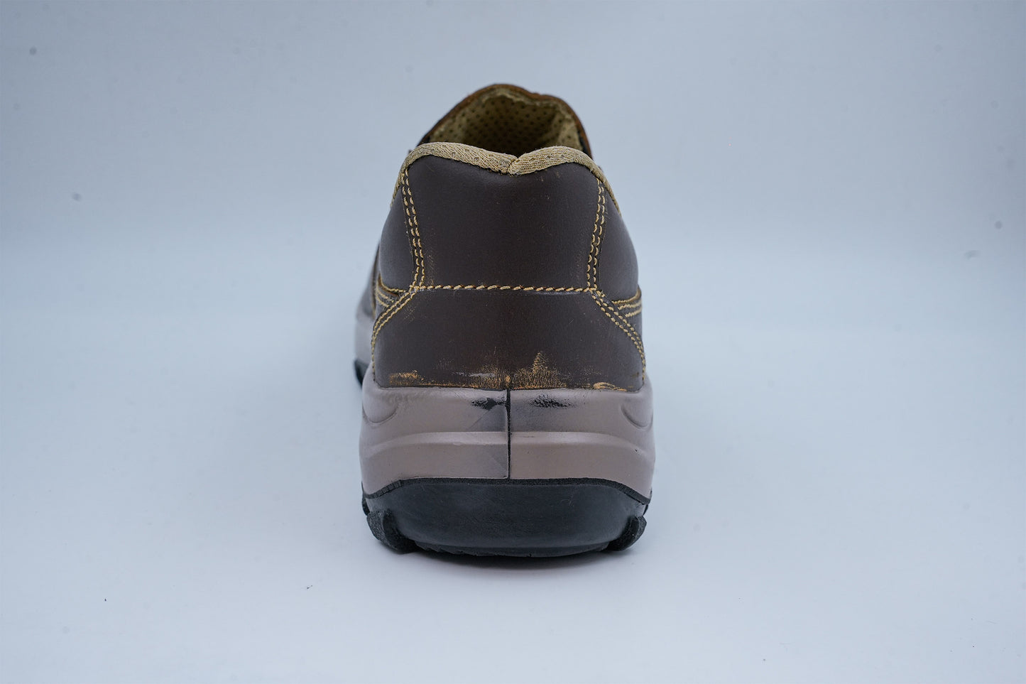 Upper – Buff Oil Pull UP Leather