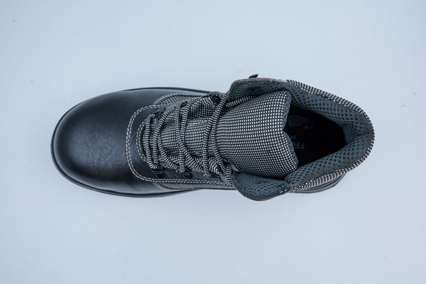 Upper – Apllo Print leather and cordura