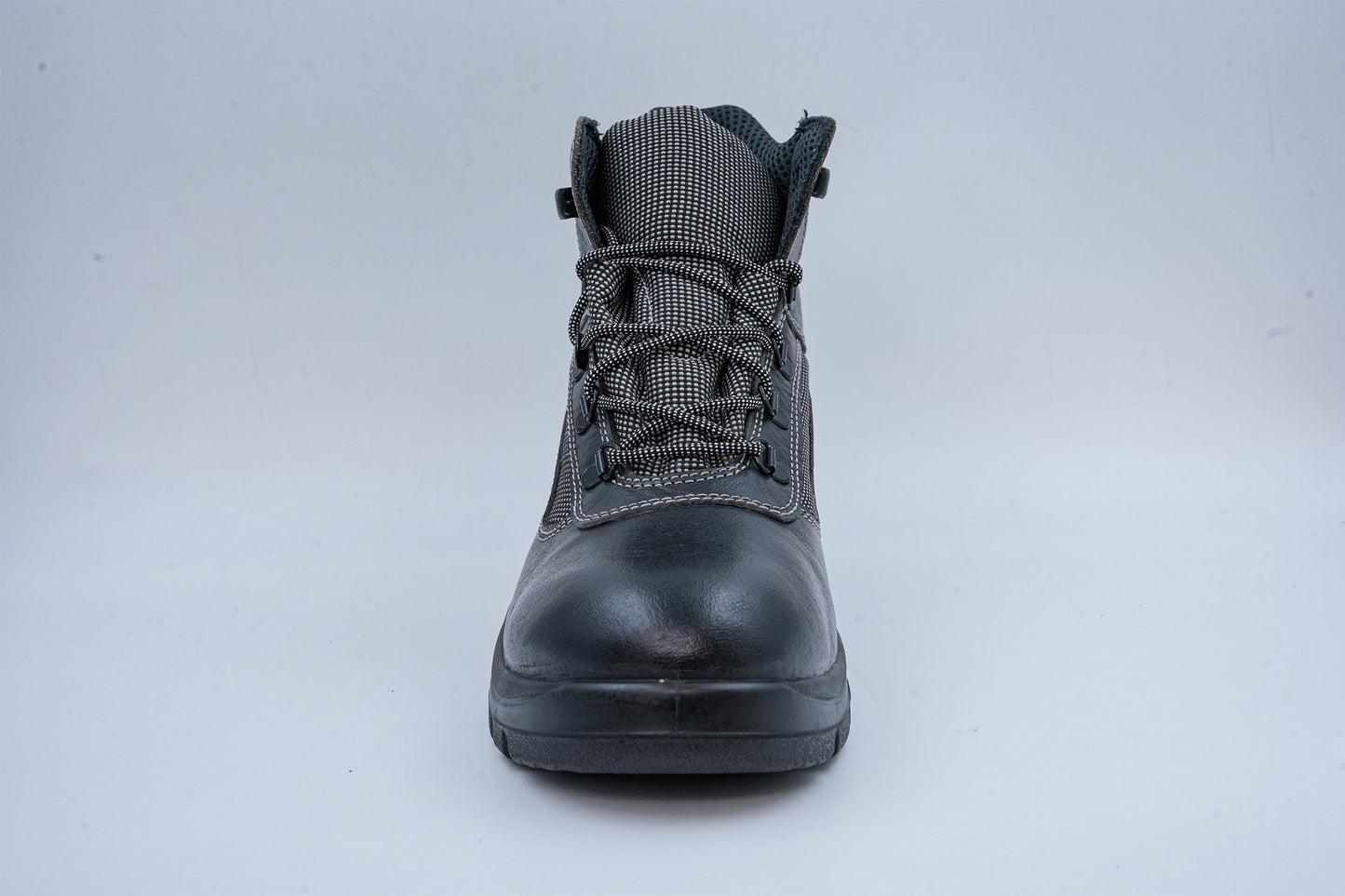 Upper – Apllo Print leather and cordura